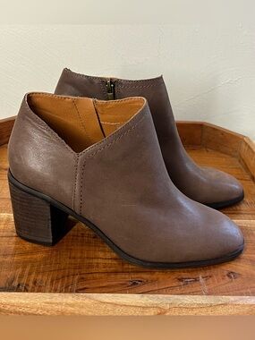 Lucky Brand Boots Womens 9 Casual Side Zip Ankle Bootie Block Heel Brown